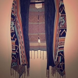 BILLABONG COWL NECK AZTEC SWEATER SIZE M